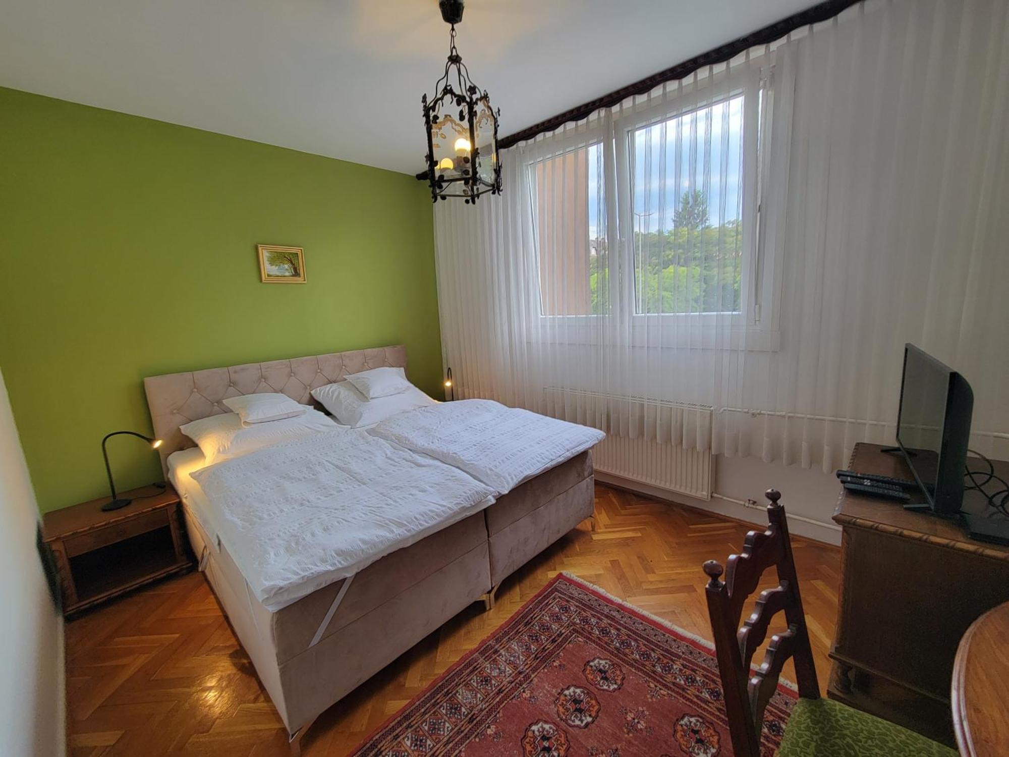 Belvarosi Classic Apartman 85 Square Meters Szombathely Exterior photo